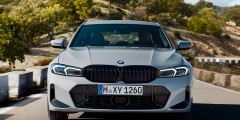 
BMW представила обновленный седан и универсал 3-Series
