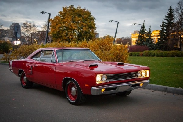 Несущий кузов, 8,5 с до сотни и 28 л на 100 км: опыт владения Dodge Coronet Super Bee 1969