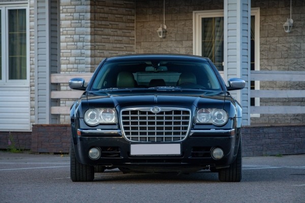 Редкость в кубе: опыт владения Chrysler 300С Touring