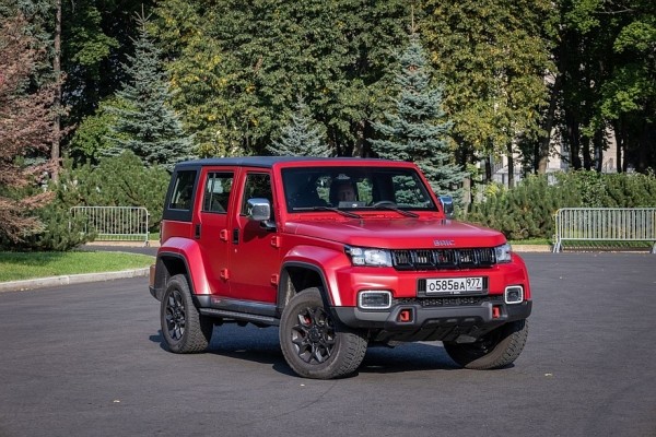 Тест-драйв BAIC BJ40: дизель или бензин?