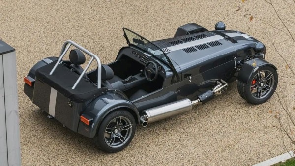 Экстремальный Caterham Seven CSR Twenty отпраздновал юбилей серии