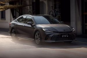 В Китае представлена «великолепная» Toyota Camry