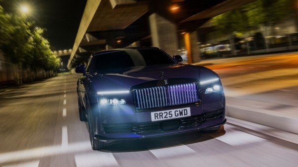 Rolls-Royce Black Badge Spectre стал самой мощной моделью марки