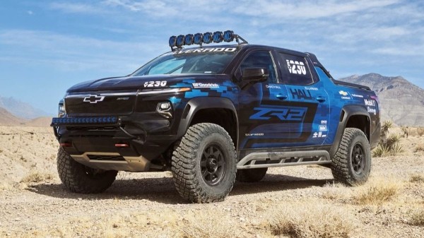 Гоночный пикап Chevrolet Silverado EV ZR2 предвестил новую топ-версию